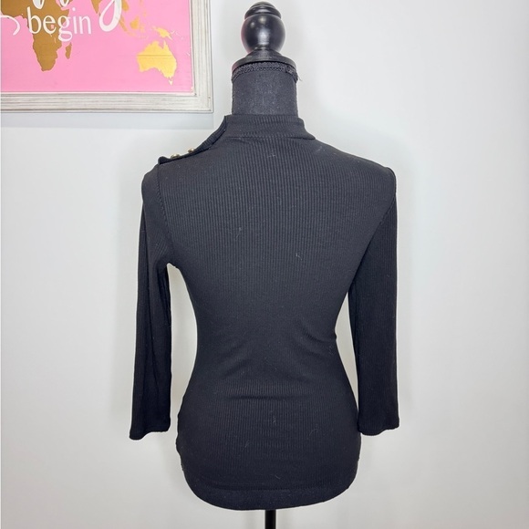 Express Black Women’s Gold Shoulder Buttons Long Sleeve Top (XS) - Picture 5 of 8